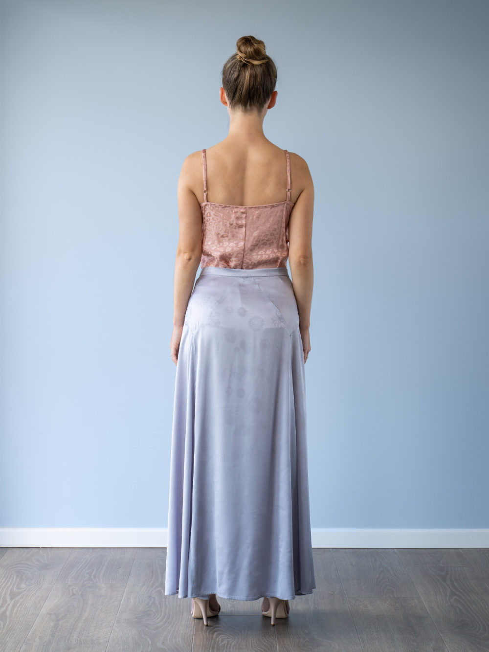 covered button maxi cloud back